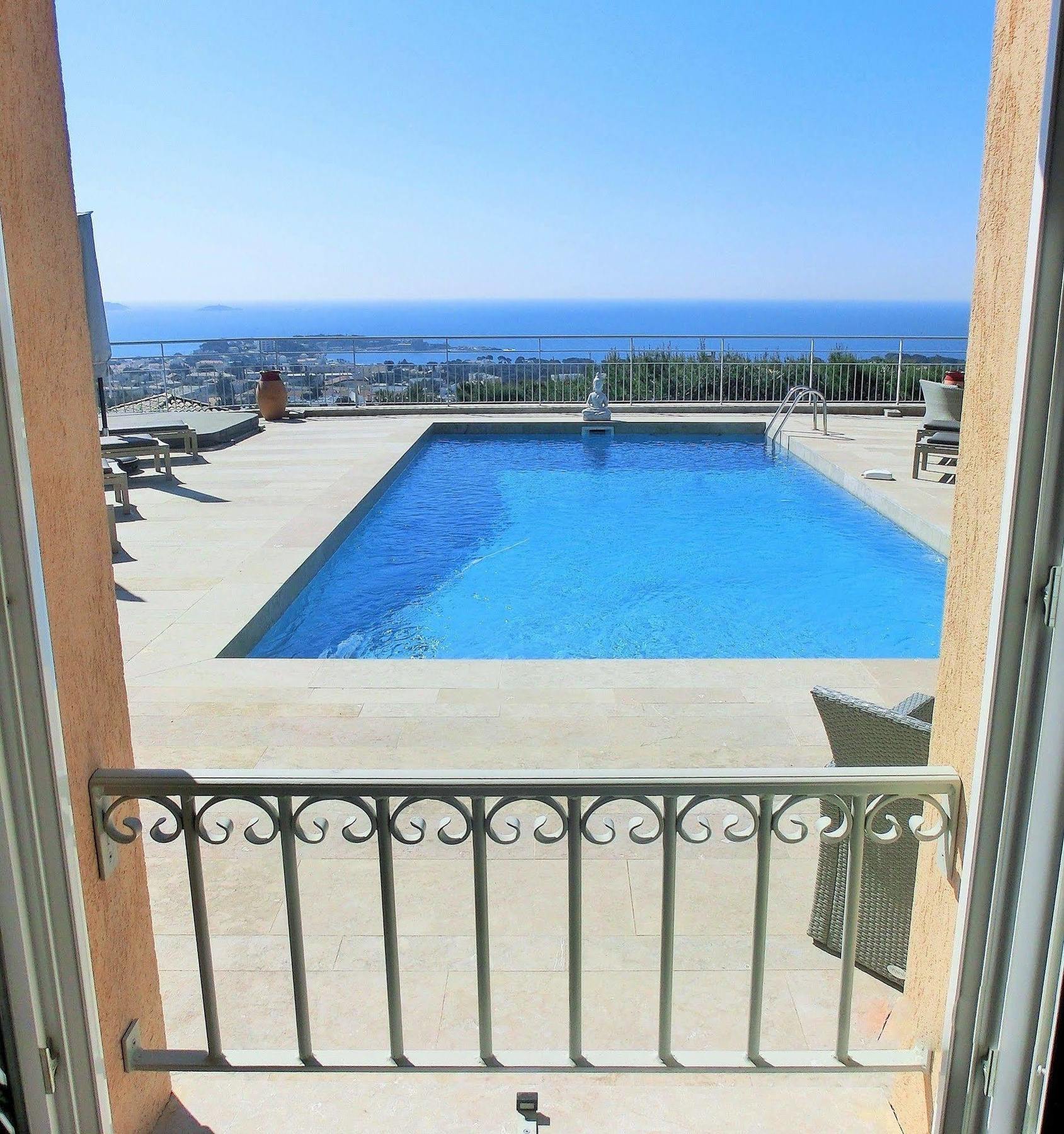 Villa Azur Golf Бандоль Экстерьер фото